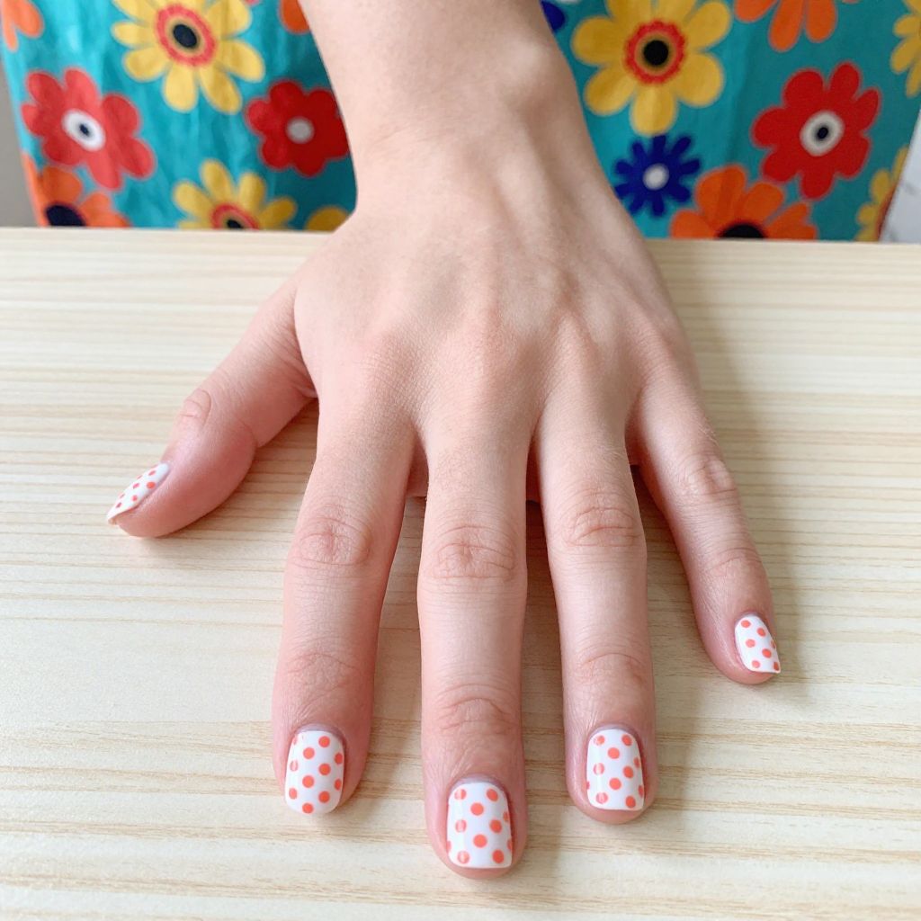 Short nails design idea 6